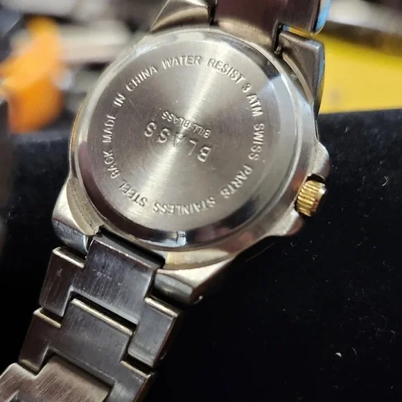 Vintage Bill Blass Womens Diamond and mother of pearl watch - Picture 8 of 11